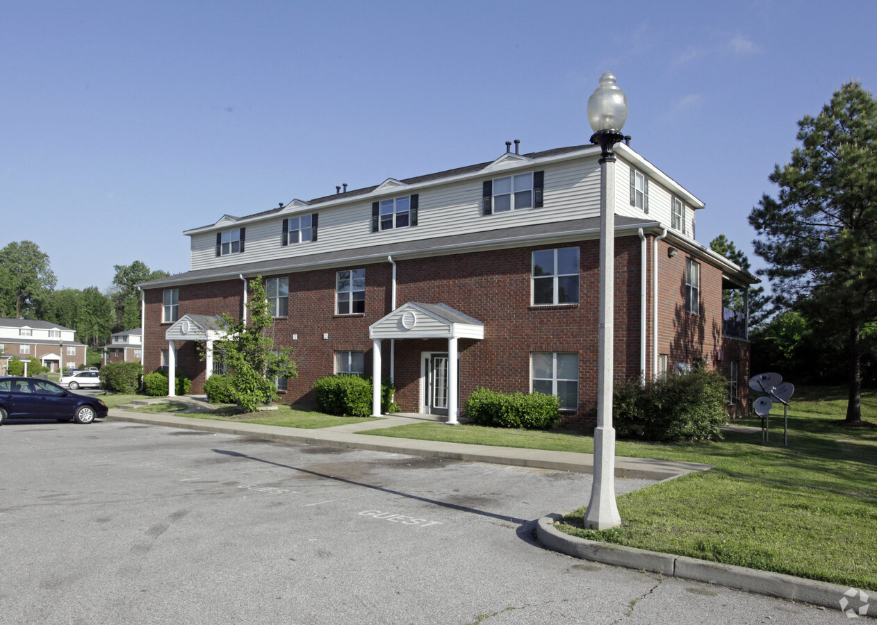 Parkway Commons Apartments - Parkway Commons Apartments