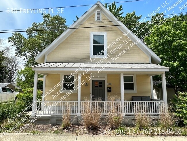 Photo - 335 Freyling Pl SE House