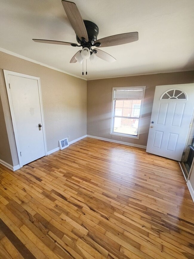 Building Photo - 5824 Grand Ave Unit 5824