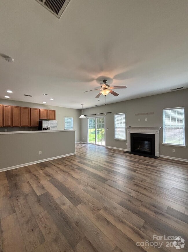 Building Photo - 14011 Singleleaf Lane Rental
