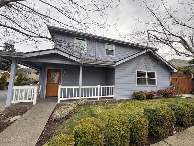 Building Photo - 810 Park St Unit 810 park street