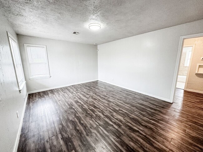 Photo - Charming 2 Bed 1 Bath Home - Convenient to Highways!