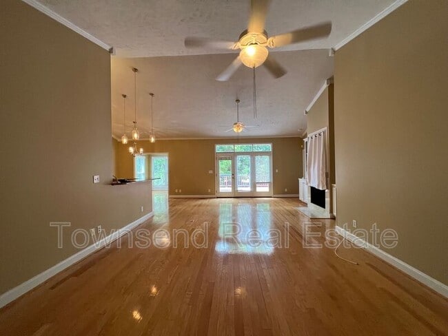 Photo - 7049 Pitcairn Dr