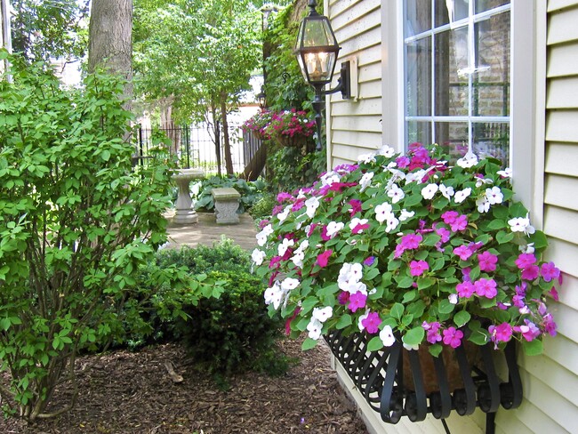 Photo - 732 Mulford St Unit 1