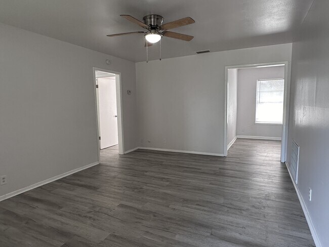 Photo - 5813 Norvel Dr House