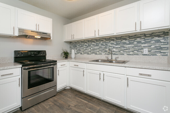 Kitchen 3/1-Platinum - Palms at Ortega Apartments