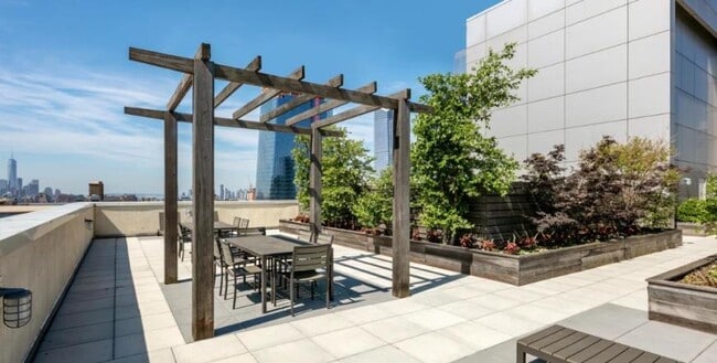 Photo - 3 bedroom in New York NY 10018 Unit 24F
