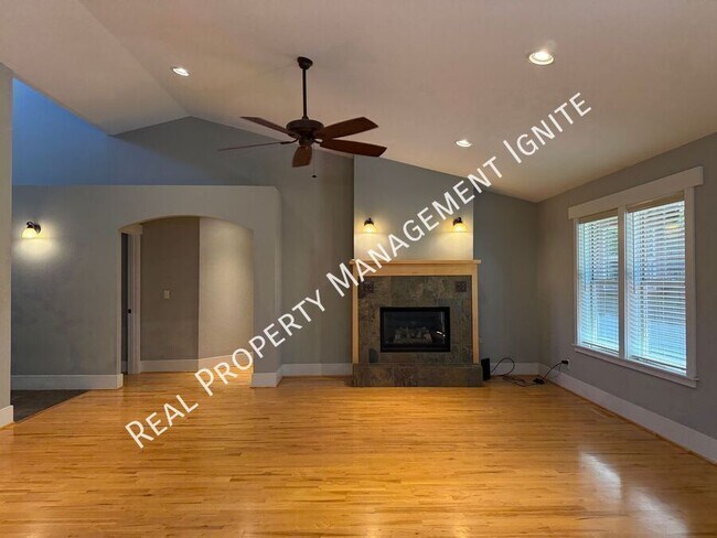 Photo - 2955 N W Bordeaux Ln