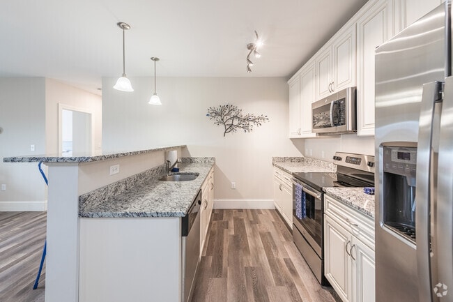 2 BR, 2 BA