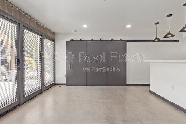 Photo - 129 N 11th Ave Unit 1a