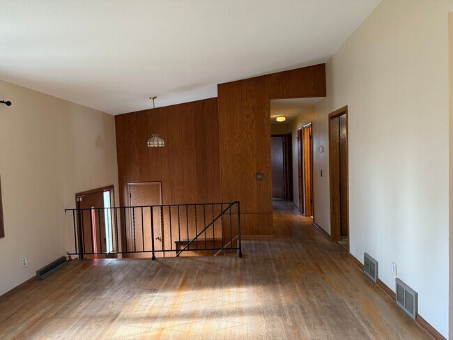 Photo - 4 Bedroom 2.5 Bathroom House Available Now...