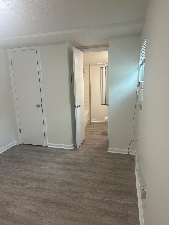 Photo - 210 W 8th Ave