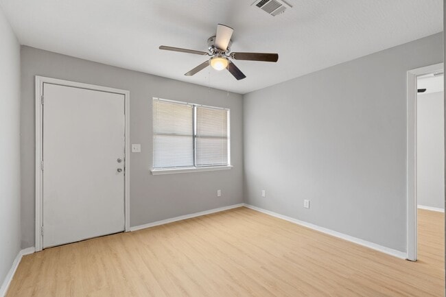 Photo - Cedarwood Apartments