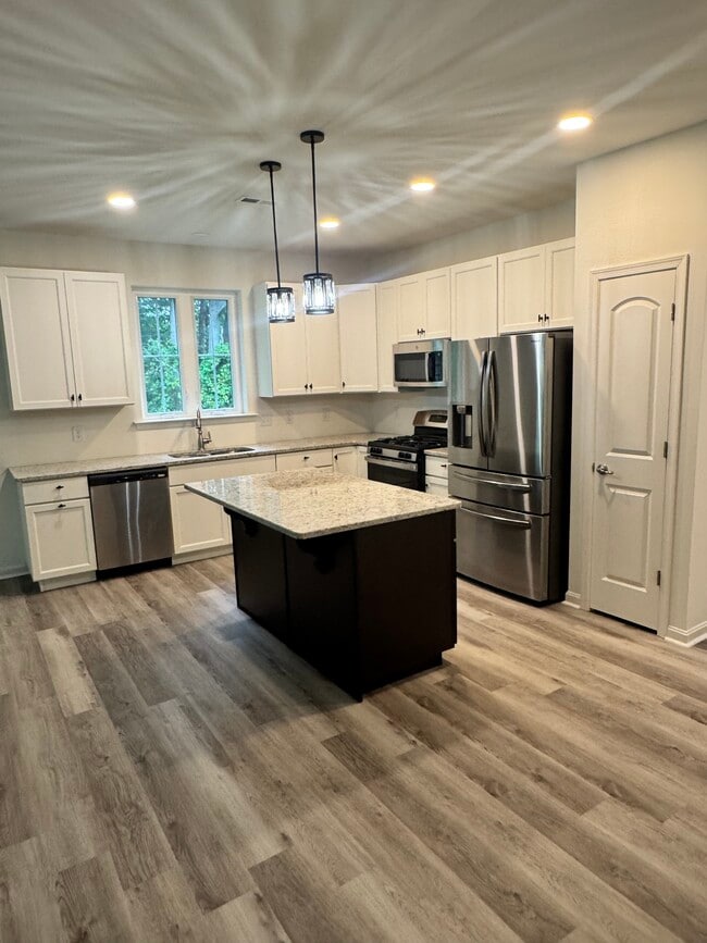 Building Photo - 145 Leander Dr Rental