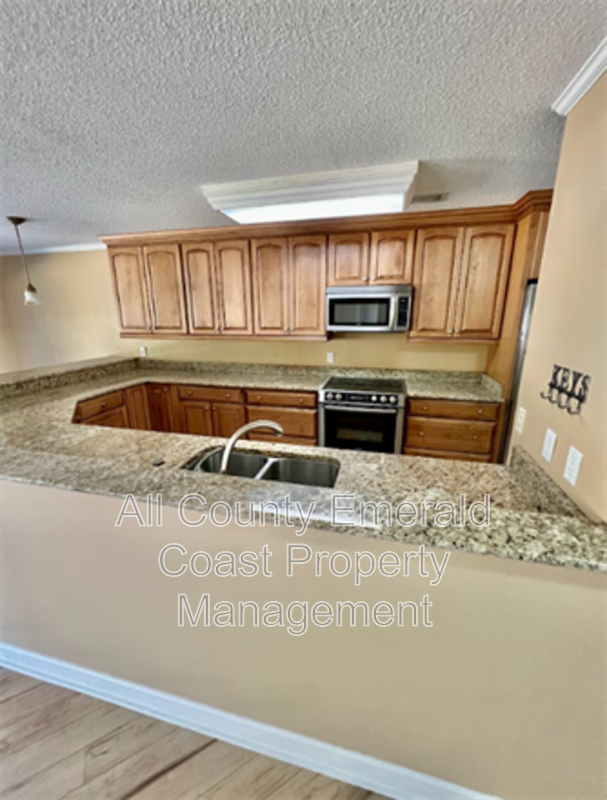 206 Westlake Ct