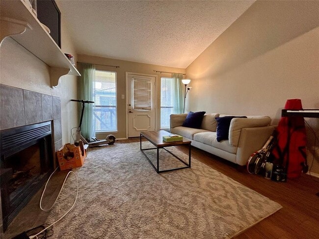 Photo - 806 W 24th St Unit 320