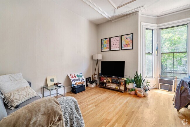 Building Photo - 182 W Brookline St Unit 2 Rental