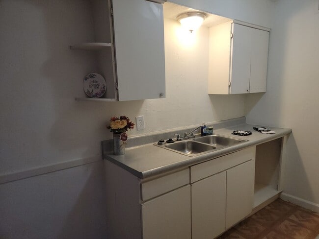 Photo - The Pines Apts