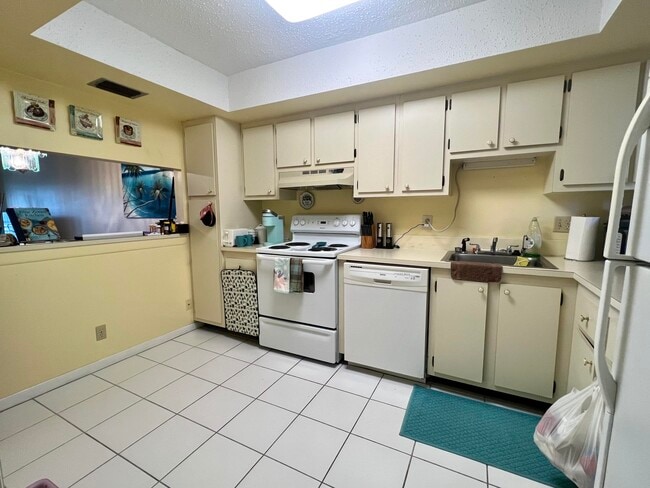 Photo - 3154 Via Poinciana Unit 214