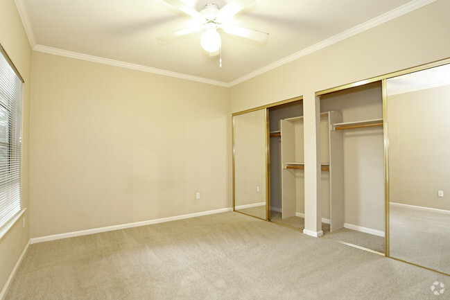 Interior Photo - Governor's Terrace Rental