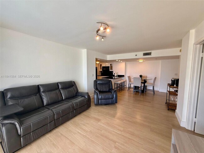 Photo - 770 Claughton Island Dr Unidad 1104