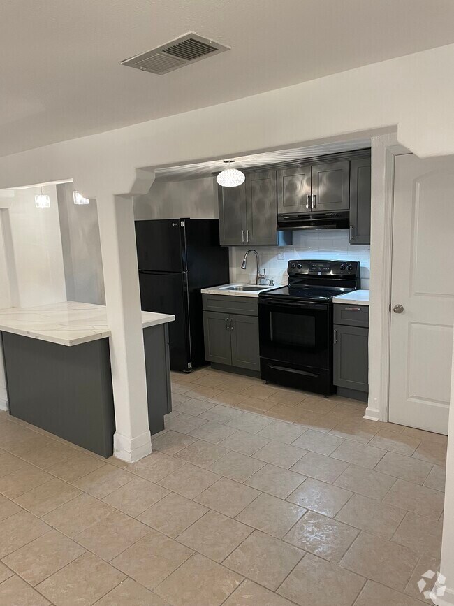 Building Photo - 426 Harrison Ave Unit 426 Harrison Ave Rental