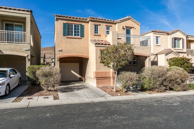 Building Photo - SOUTH WEST 3 BEDROOM UPDATED HOME WITH BALCONY