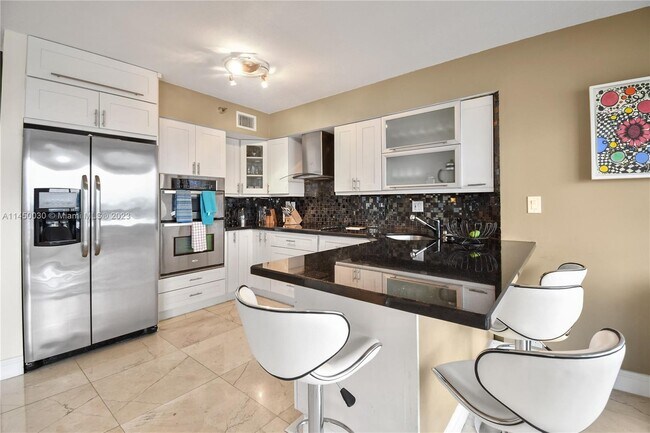 Photo - 3530 Mystic Pointe Dr Unidad 1602