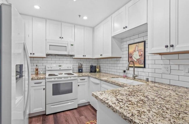 Building Photo - Stylish 1-Bed Condo in Tierrasanta