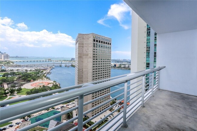 Building Photo - 325 S Biscayne Blvd Unit 2820