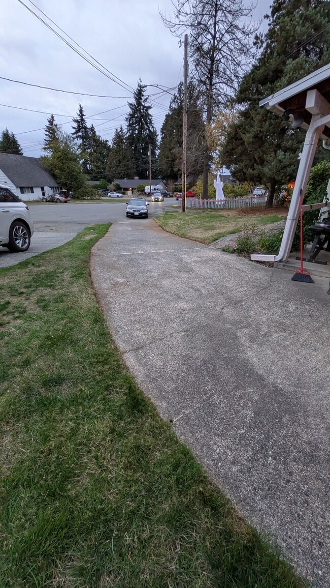 Entrada de coches - 2300 192nd Pl SW