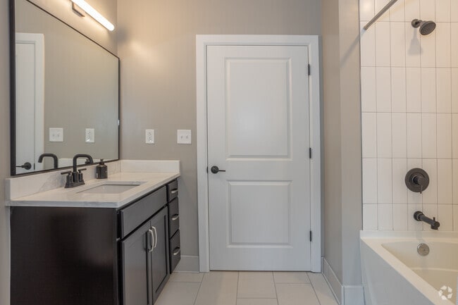 2BD, 2BA - 1,395-1,405SF.