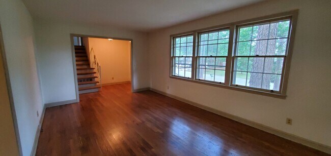 Photo - Southeast Columbia