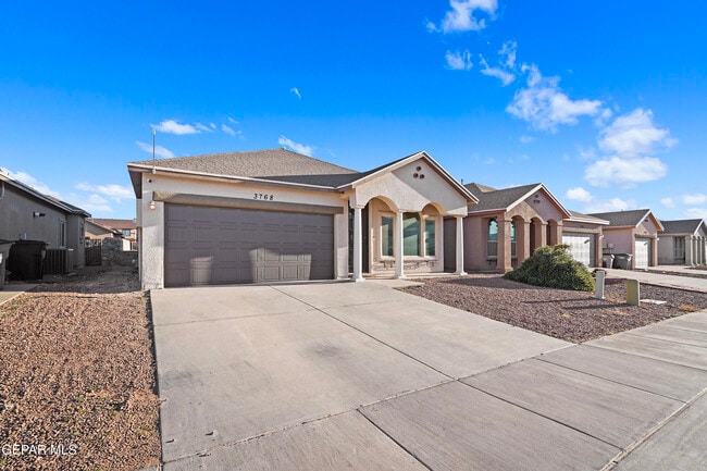 Photo - 3768 Loma Adriana