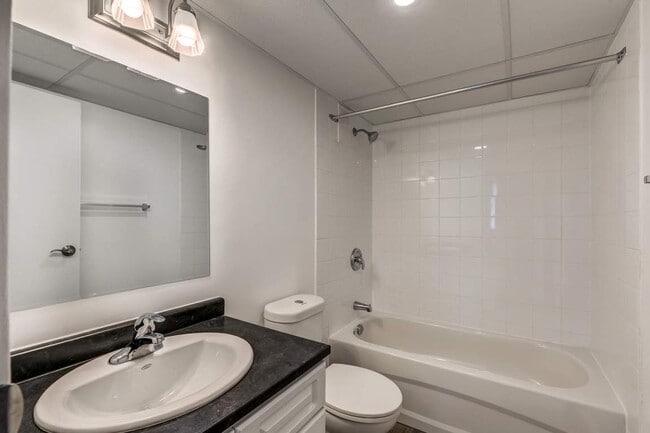 Photo - Riverside Towers