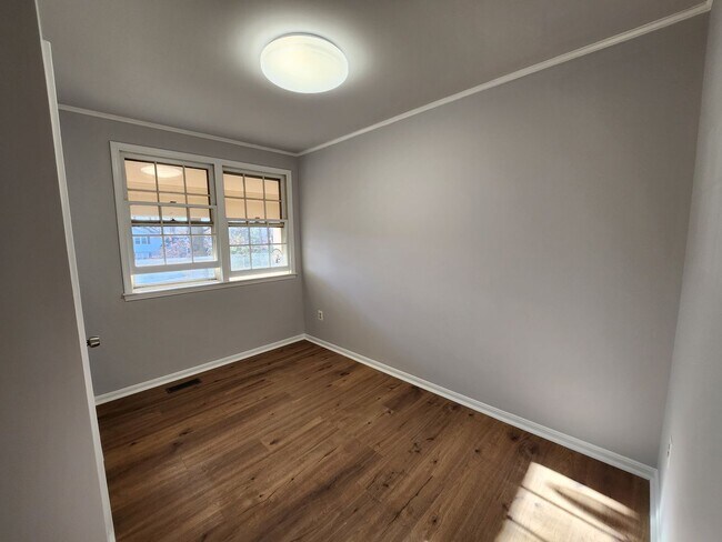 Photo - Room for rent in a 4 BD 2.5 BA Kings Park West Home