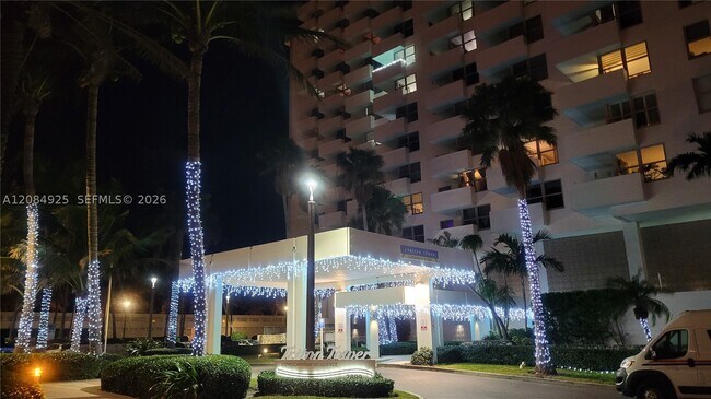Photo - 2899 Collins Ave Unit 606