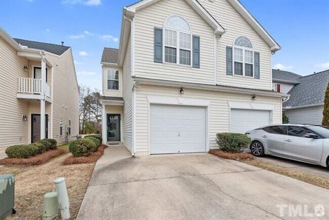 Building Photo - Golf Course Townhome