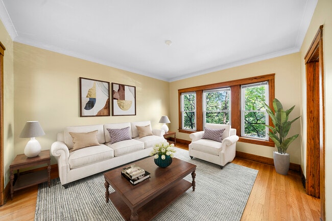 Vista de la sala de estar 1 - 5344 N Ashland Ave Unidad 2