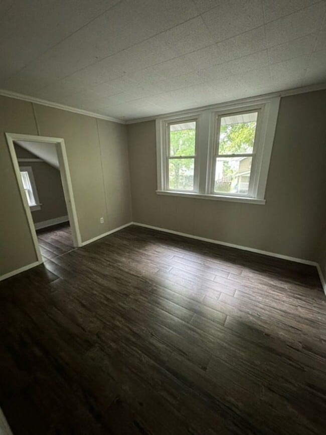 Photo - 212 Lexington Ct