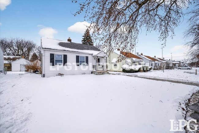 Photo - 202 Waggoner Blvd