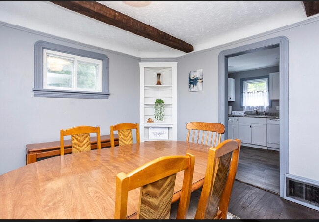 Photo - 17613 Glenshire Ave