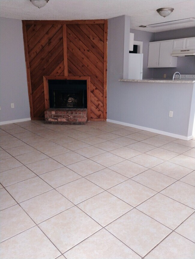 1642 Cedar Lake Dr Unit B