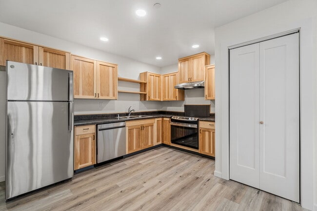 Photo - 721-711 11th St