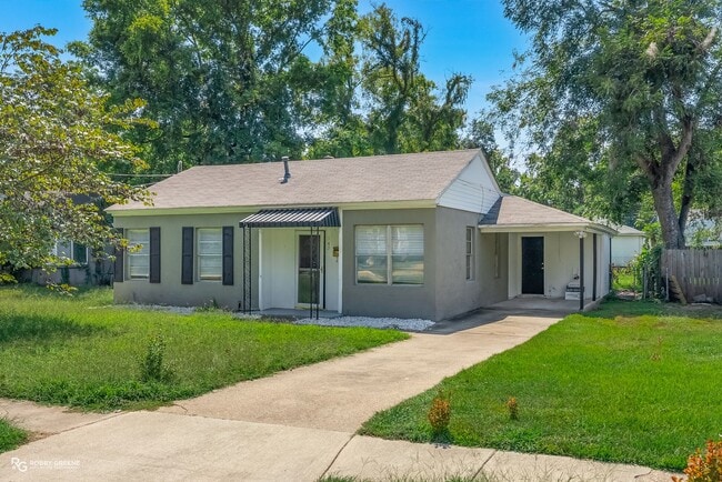 Building Photo - Cozy remodeled home