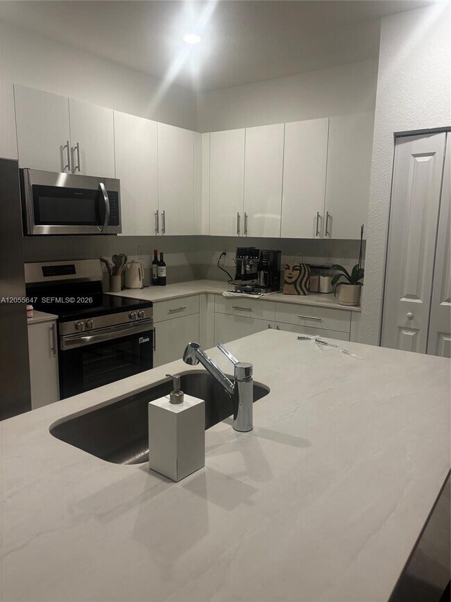 Photo - 1097 SE 2nd St