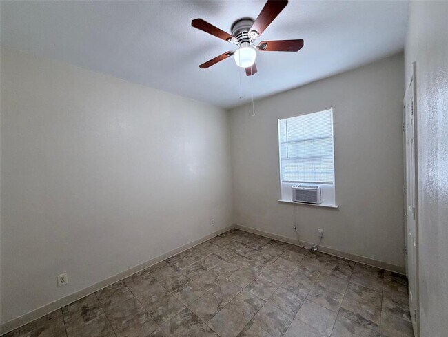 Photo - 251 Zimmerman Ave