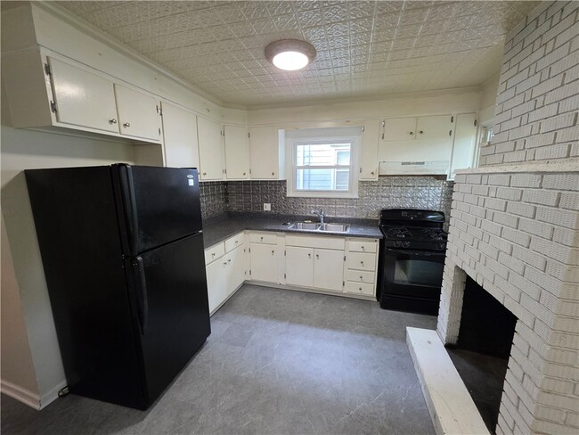 Photo - 30 Hickory St