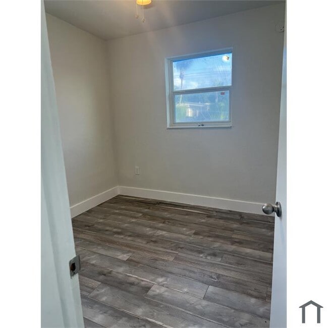 3907 Nowata Rd