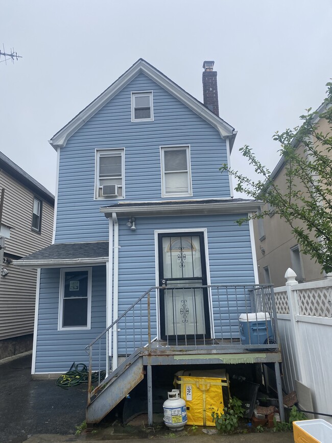 Photo - 62-95 Wetherole St House